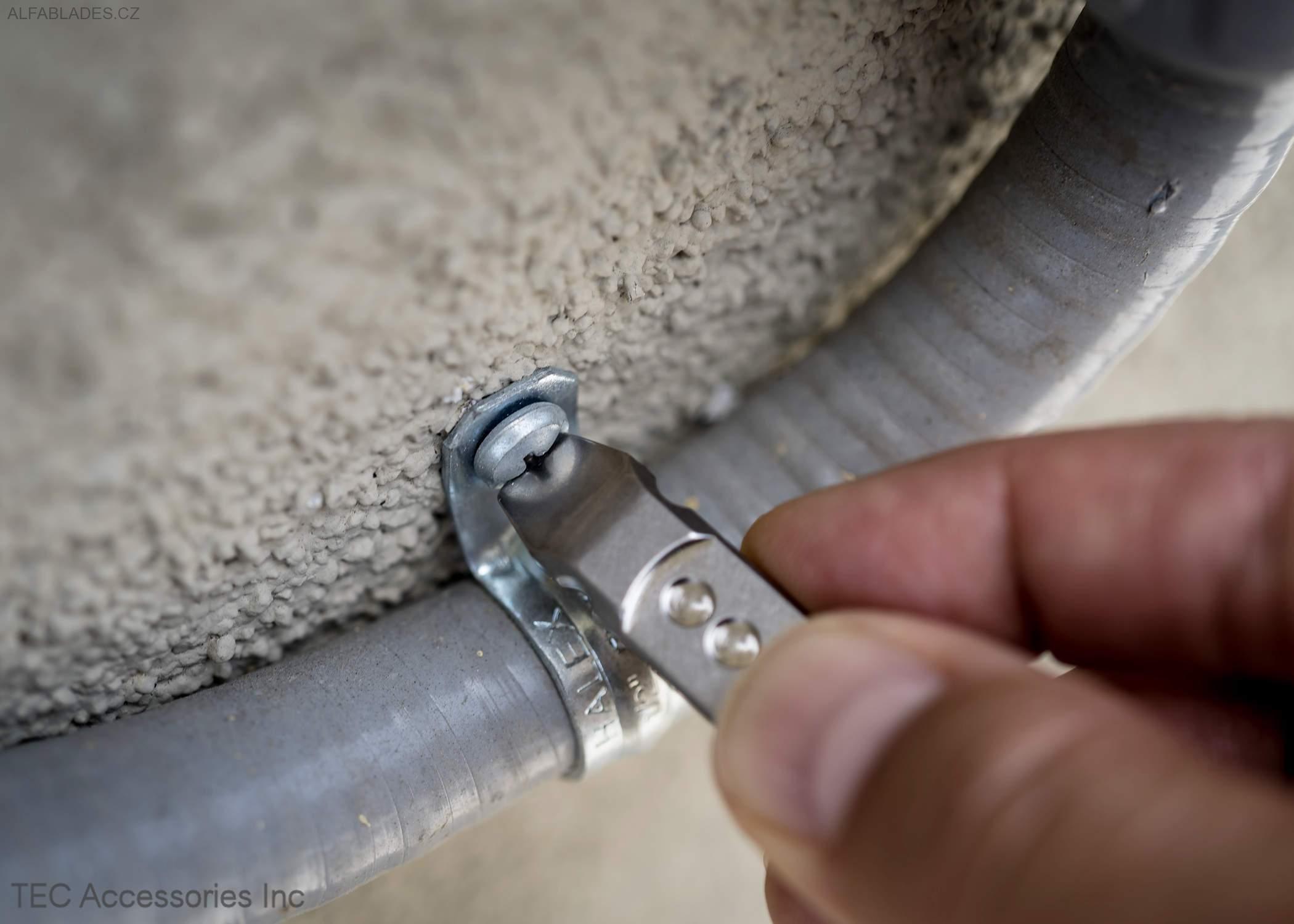 TEC ACCESSORIES Ti-Pry Titanium Pry Bar: Keychain Edition